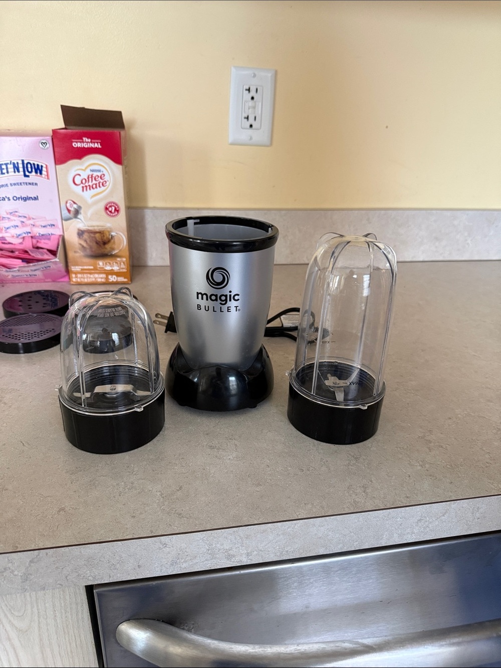 Compact Blender Set - Silver with Multi-Color Cups - Picture 5 of 5